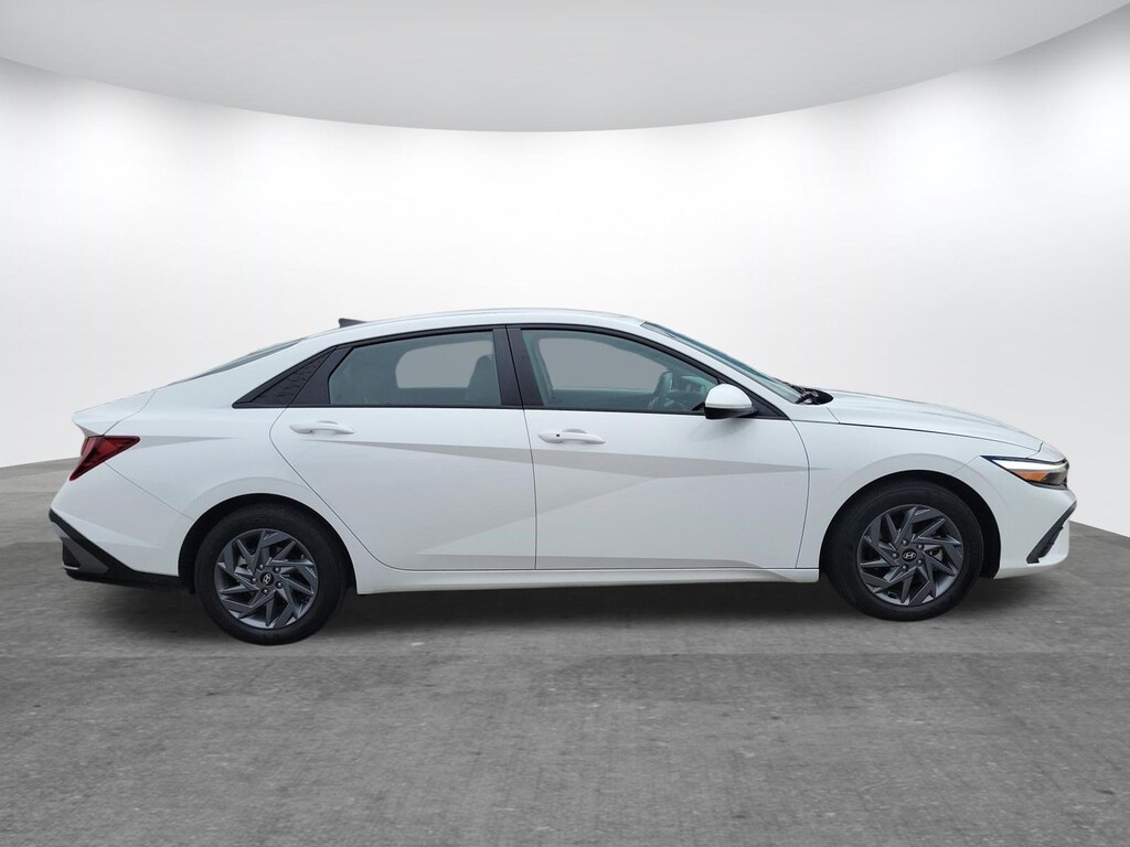 Used 2024 Hyundai Elantra SEL Sedan