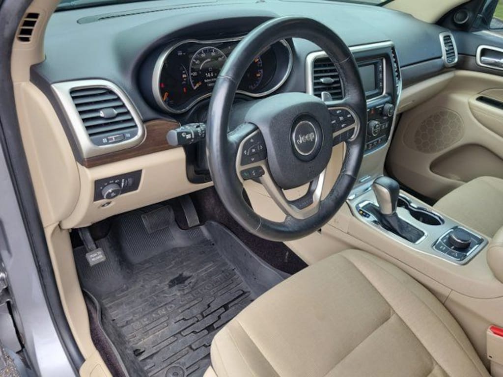 Used 2017 Jeep Grand Cherokee Laredo 4x4 SUV