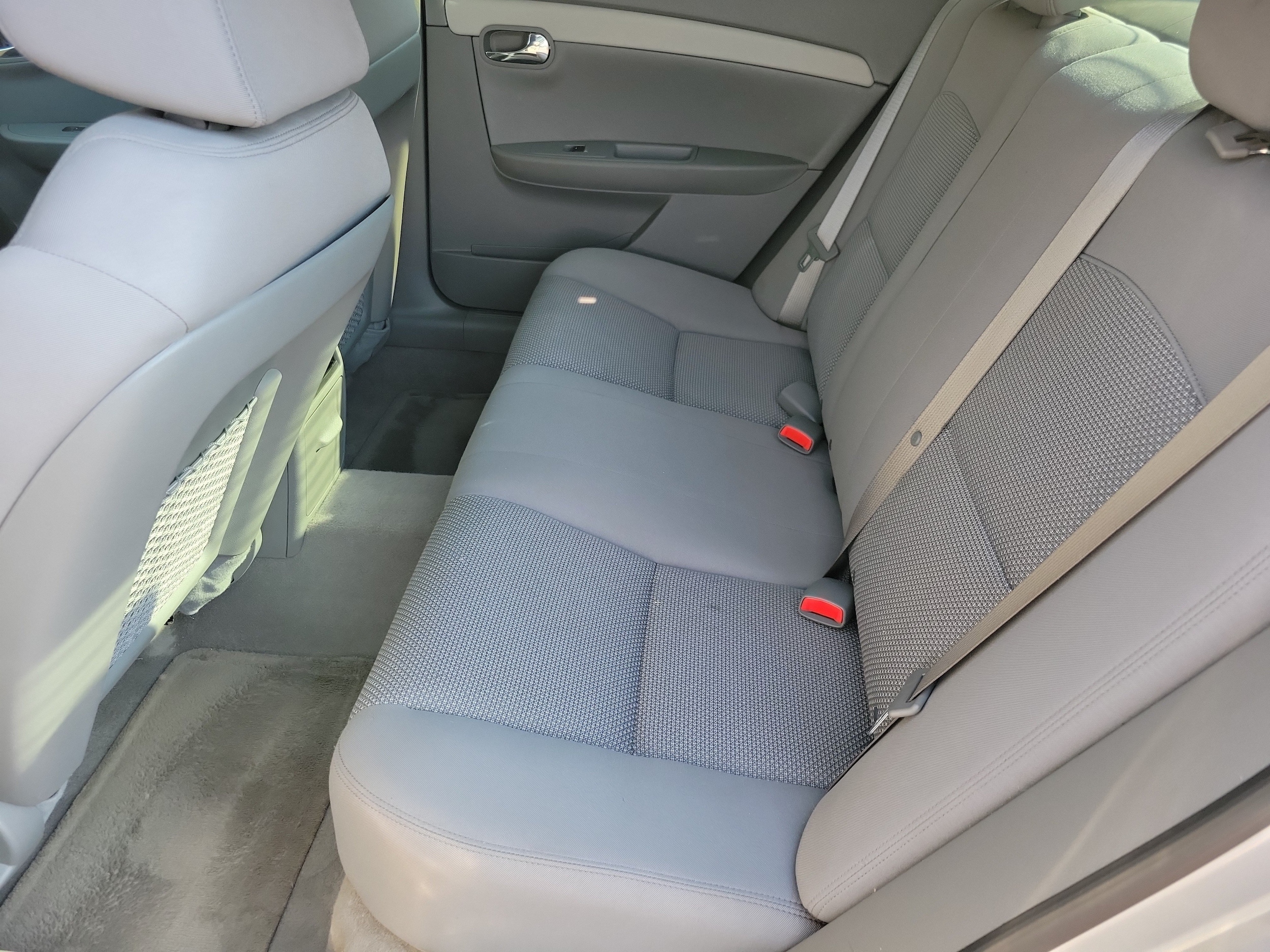 2010 Chevrolet Malibu Hybrid - Photo 8