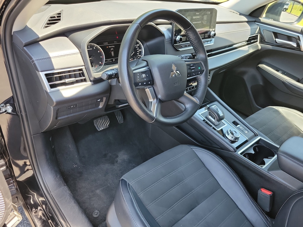 Used 2024 Mitsubishi Outlander SE SUV