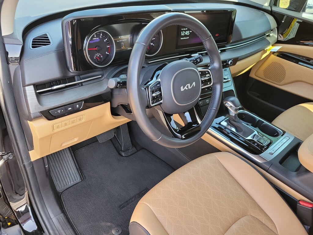 Used 2023 Kia Carnival EX MPV