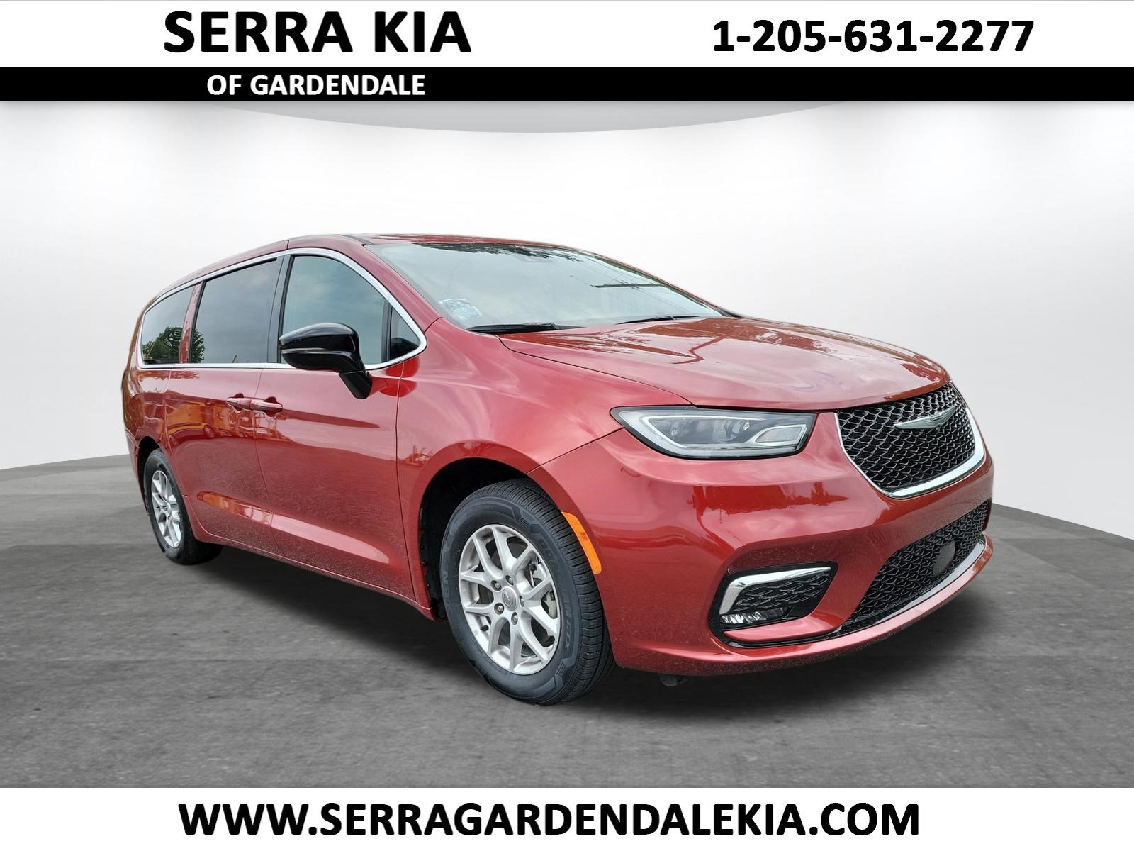 2025 Chrysler Pacifica Select's photo