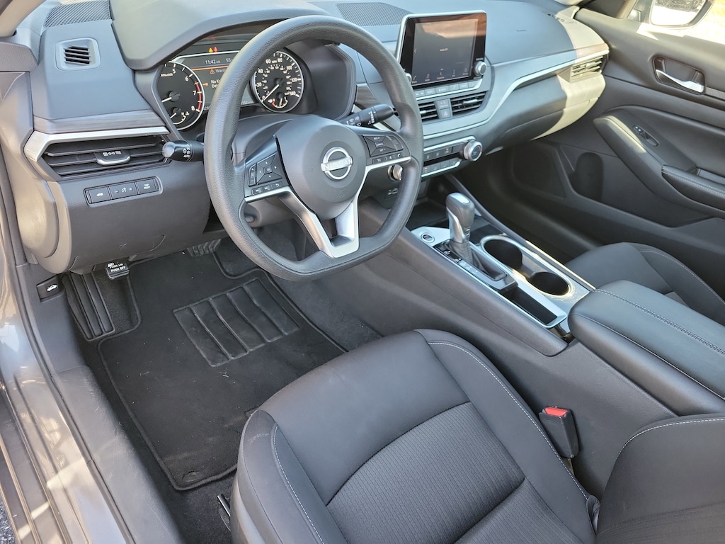 Used 2024 Nissan Altima 2.5 SV Sedan