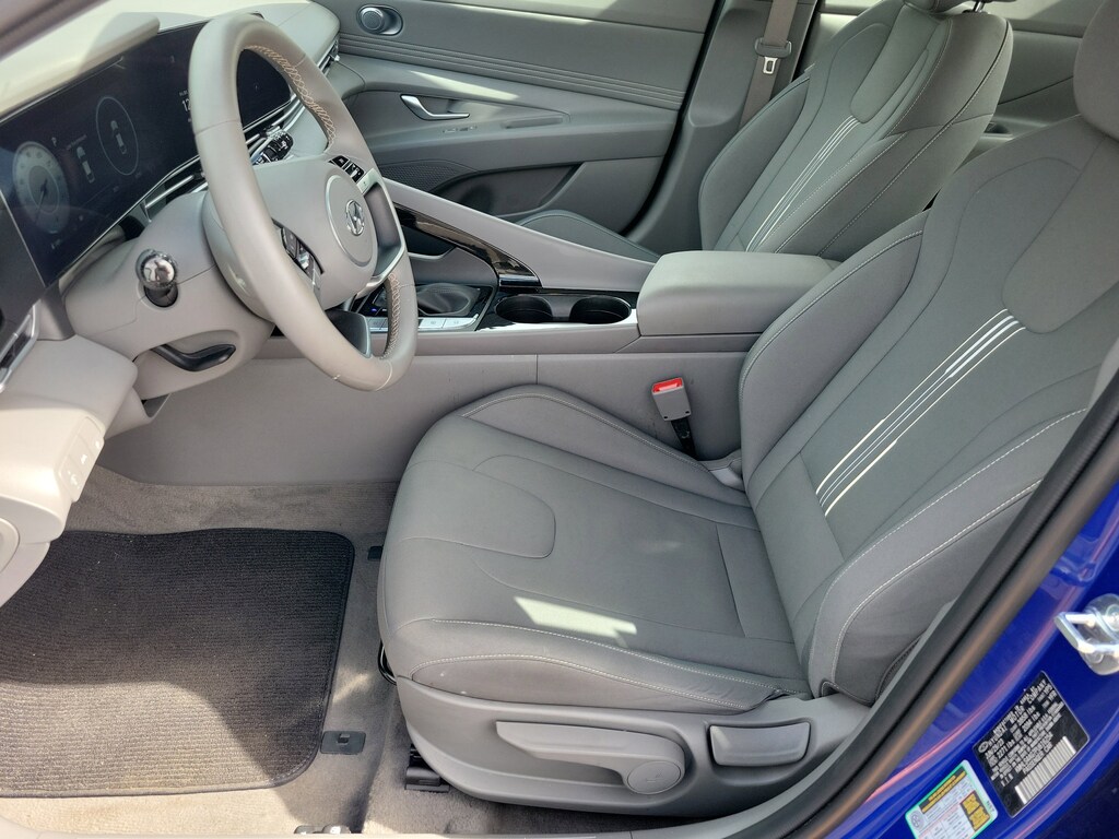 Used 2023 Hyundai Elantra SEL Sedan