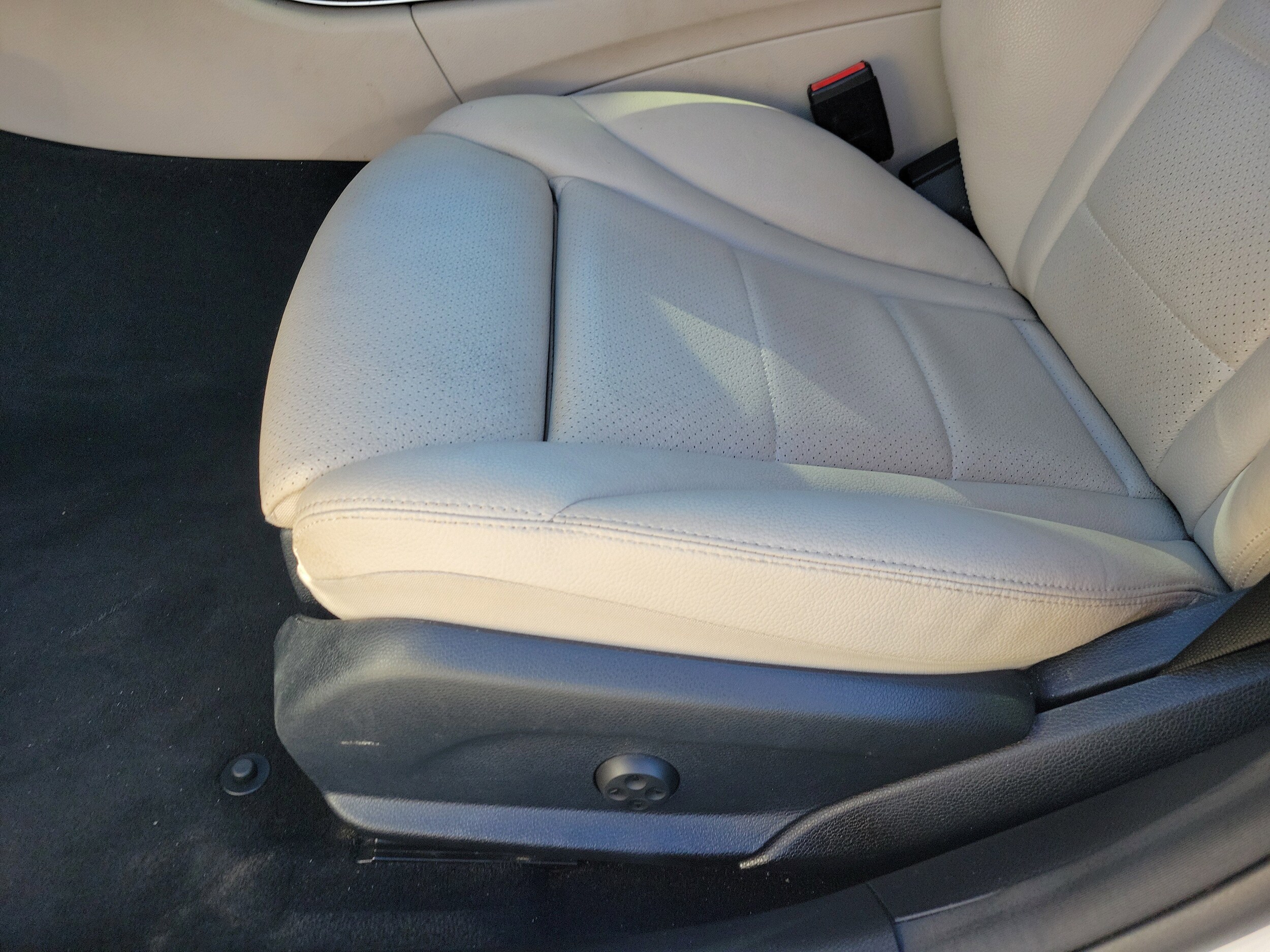 2019 Mercedes Benz C 300 Sedan photo 4