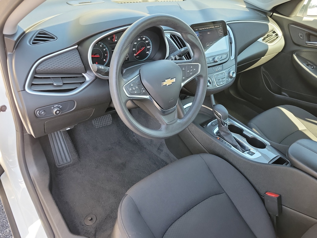 Used 2025 Chevrolet Malibu 1LT Sedan