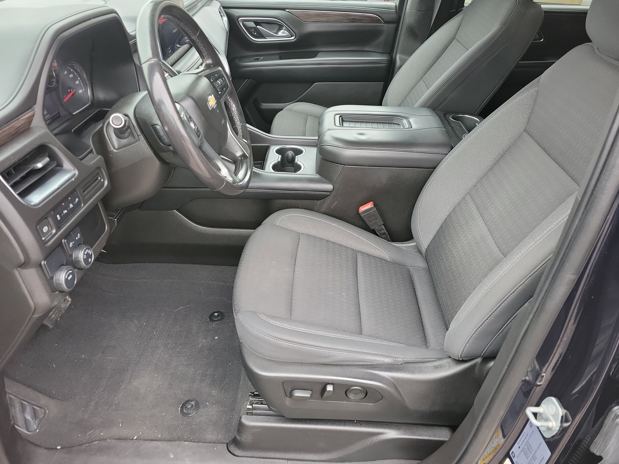 2021 Chevrolet Tahoe LS photo 3