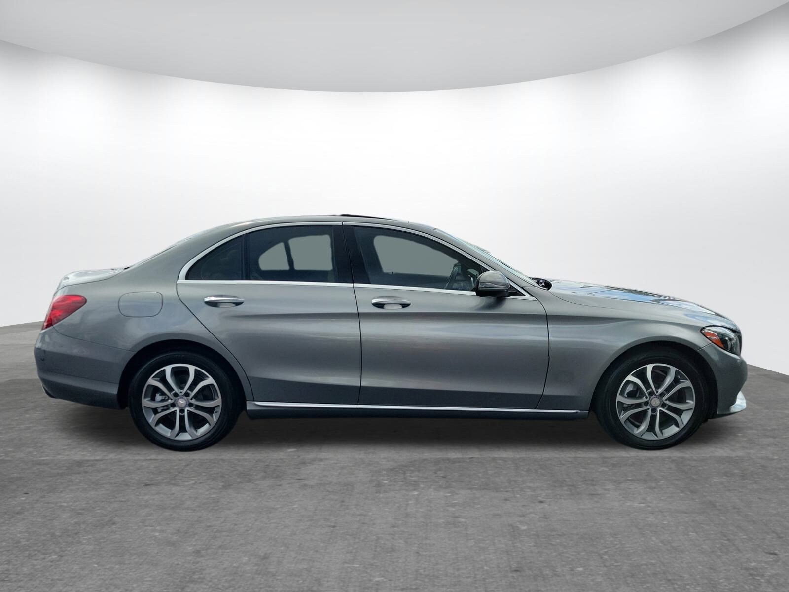 2016 Mercedes Benz C 300 4MATIC Sedan photo 2