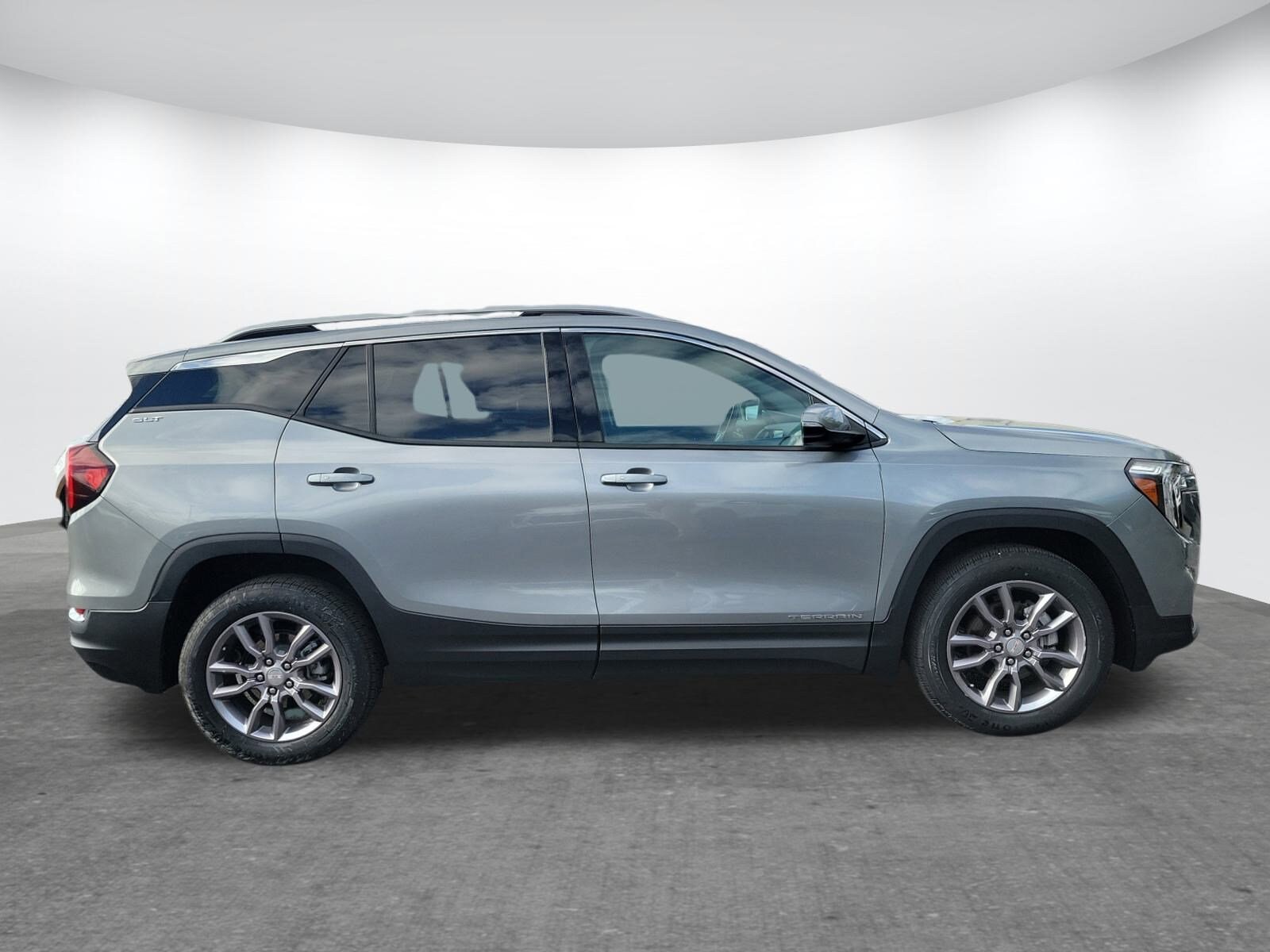 2023 Gmc Terrain SLT photo 2
