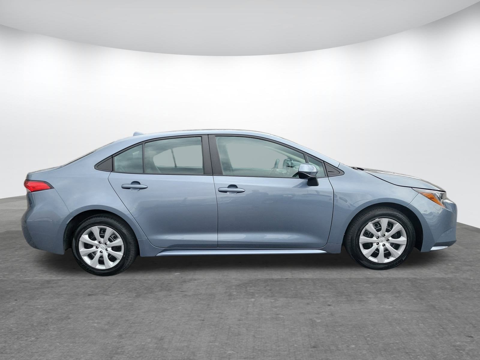 Used 2023 Toyota Corolla LE with VIN 5YFB4MDE5PP056882 for sale in Northfield, Minnesota