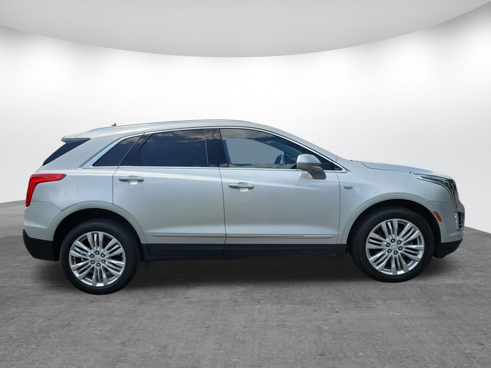 Used 2018 Cadillac XT5 Premium Luxury with VIN 1GYKNERS3JZ129997 for sale in Gardendale, AL