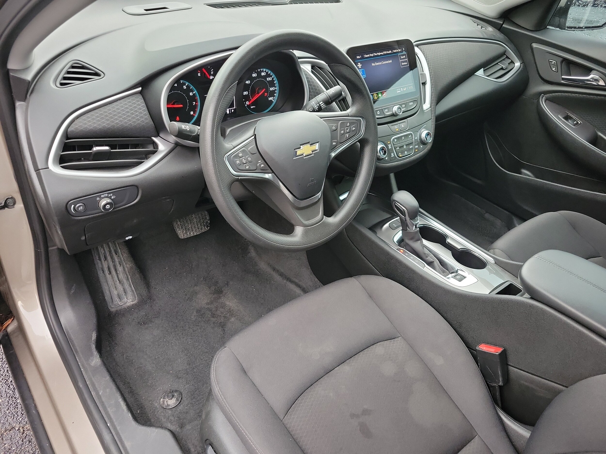2025 Chevrolet Malibu 1LT photo 3