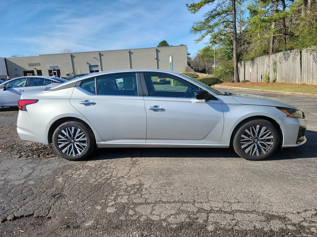 Used 2025 Nissan Altima SV Sedan