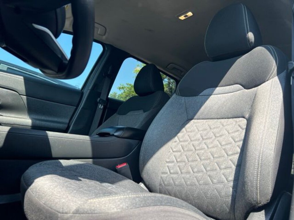 Used 2025 Nissan Kicks SV SUV