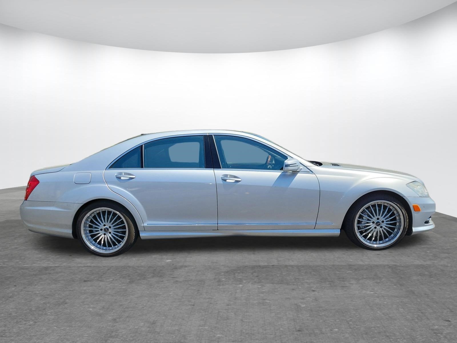 Used 2013 Mercedes-Benz S-Class S550 with VIN WDDNG7DBXDA524123 for sale in Gardendale, AL