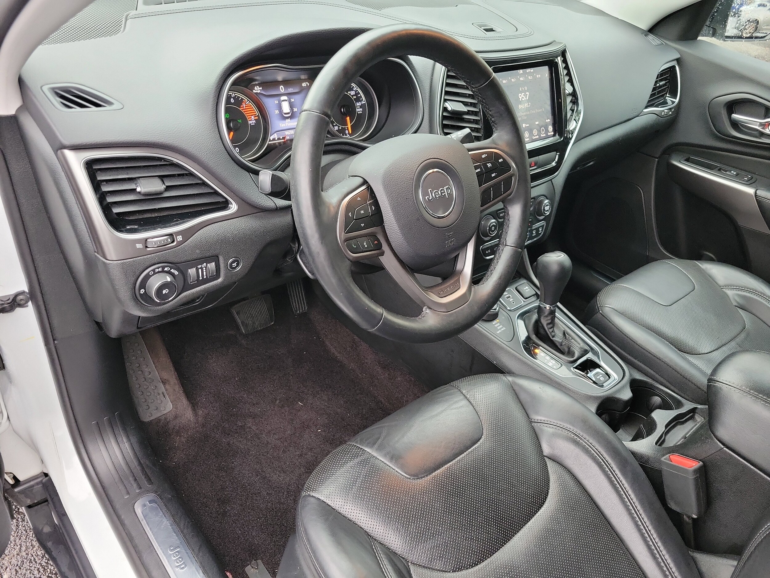 2019 Jeep Cherokee Limited photo 2