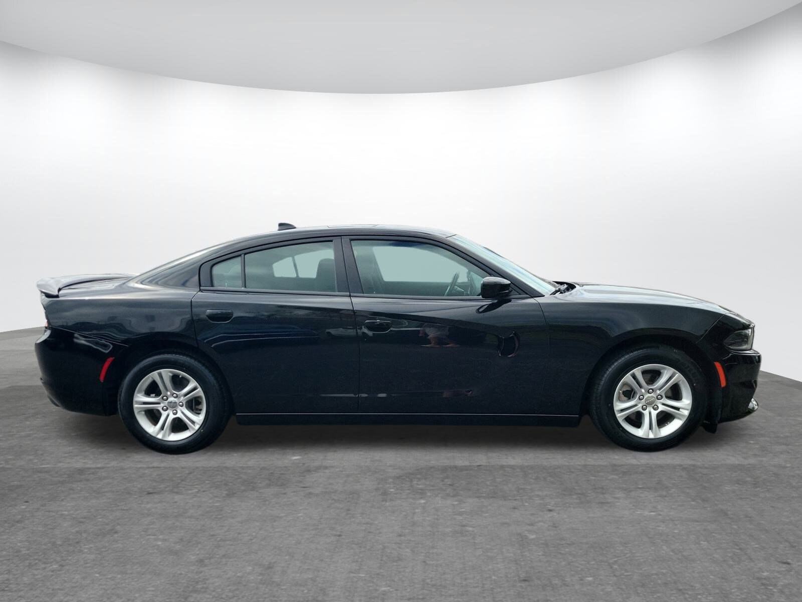 2023 Dodge Charger SXT photo 2