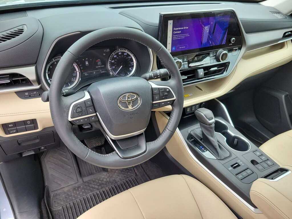 Used 2023 Toyota Highlander XLE SUV