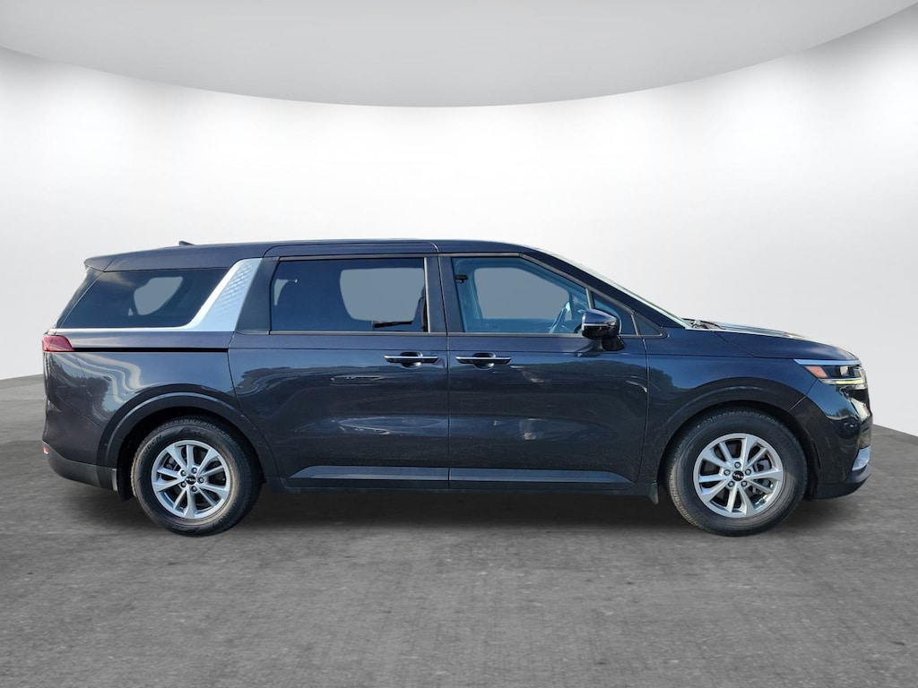 Used 2023 Kia Carnival LX MPV
