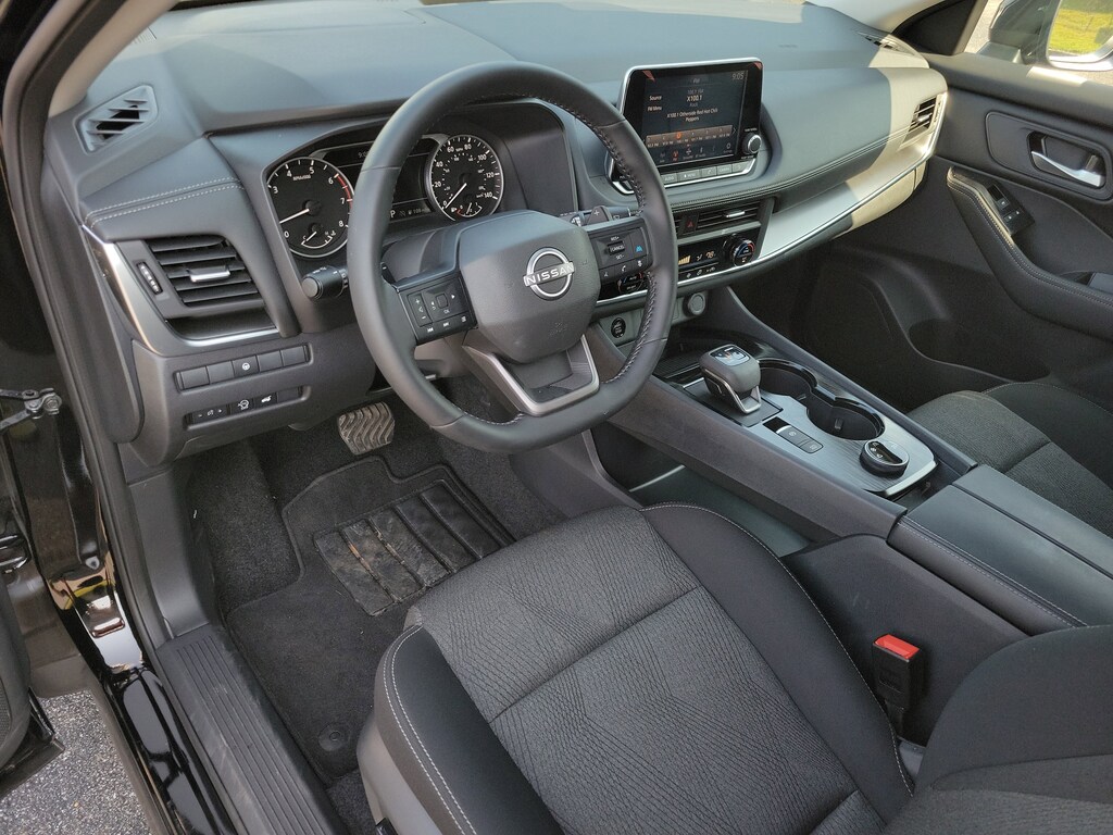 Used 2025 Nissan Rogue SV SUV
