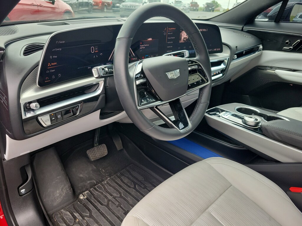 Used 2024 CADILLAC LYRIQ Luxury SUV