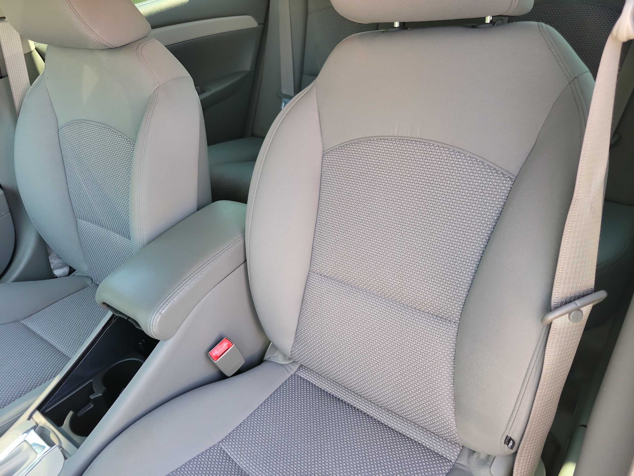 2010 Chevrolet Malibu Hybrid - Photo 6