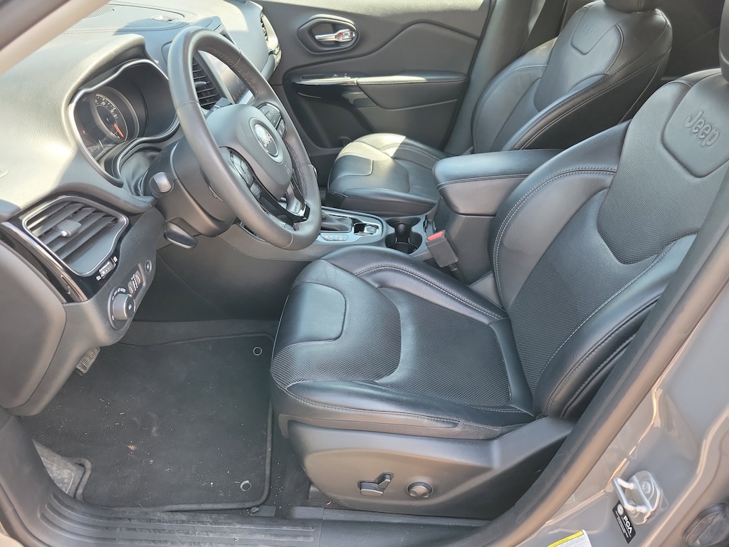 Used 2023 Jeep Cherokee Altitude Lux SUV