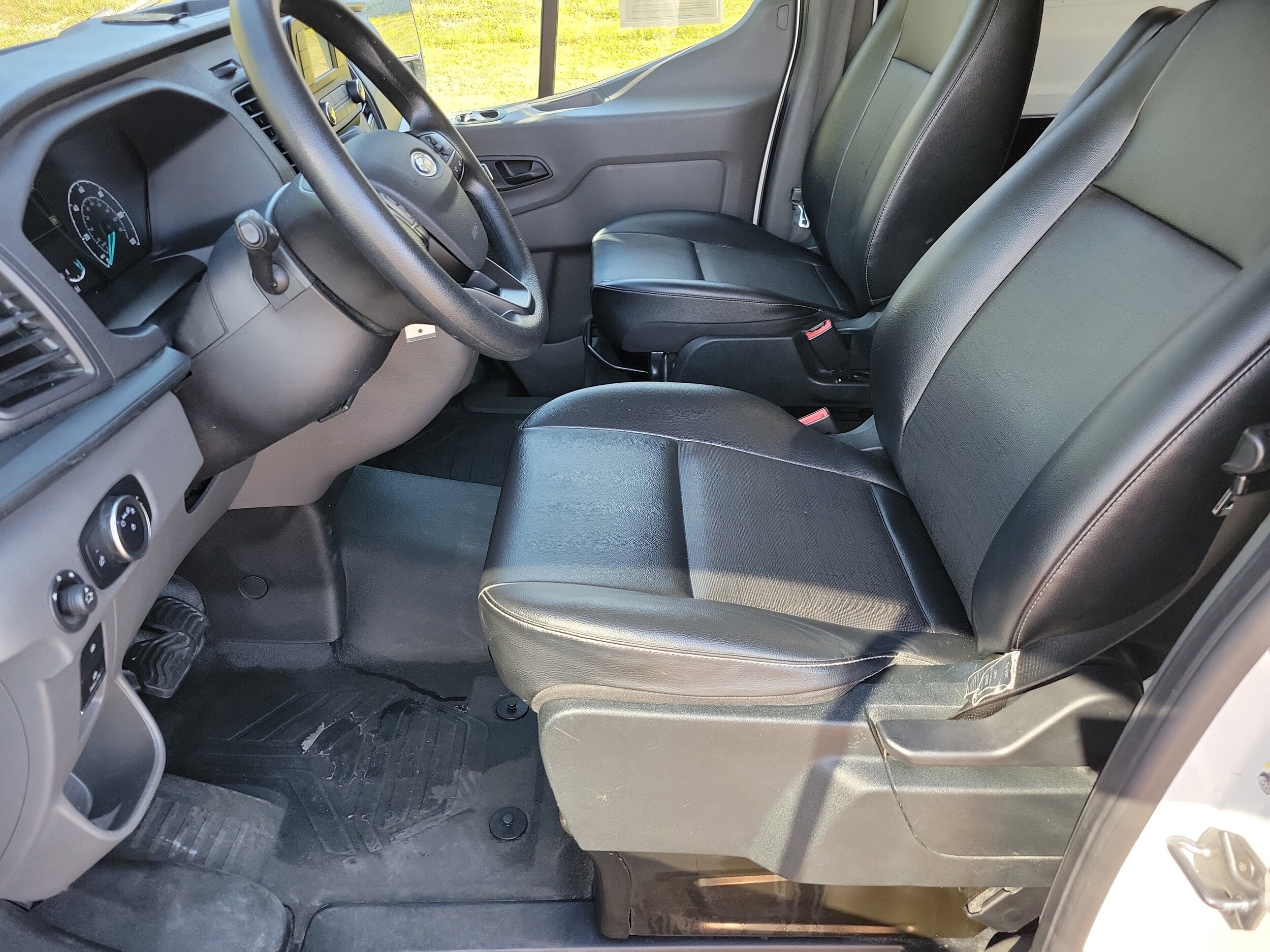 2023 Ford Transit Cargo Van photo 4