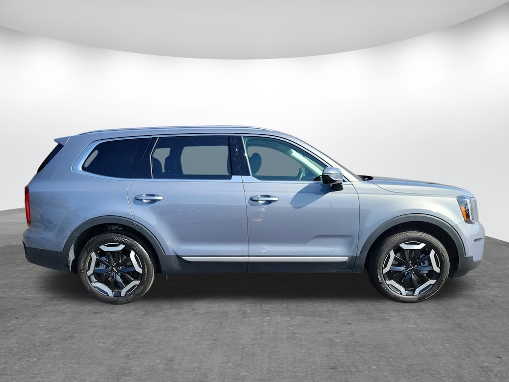Used 2025 Kia Telluride S SUV