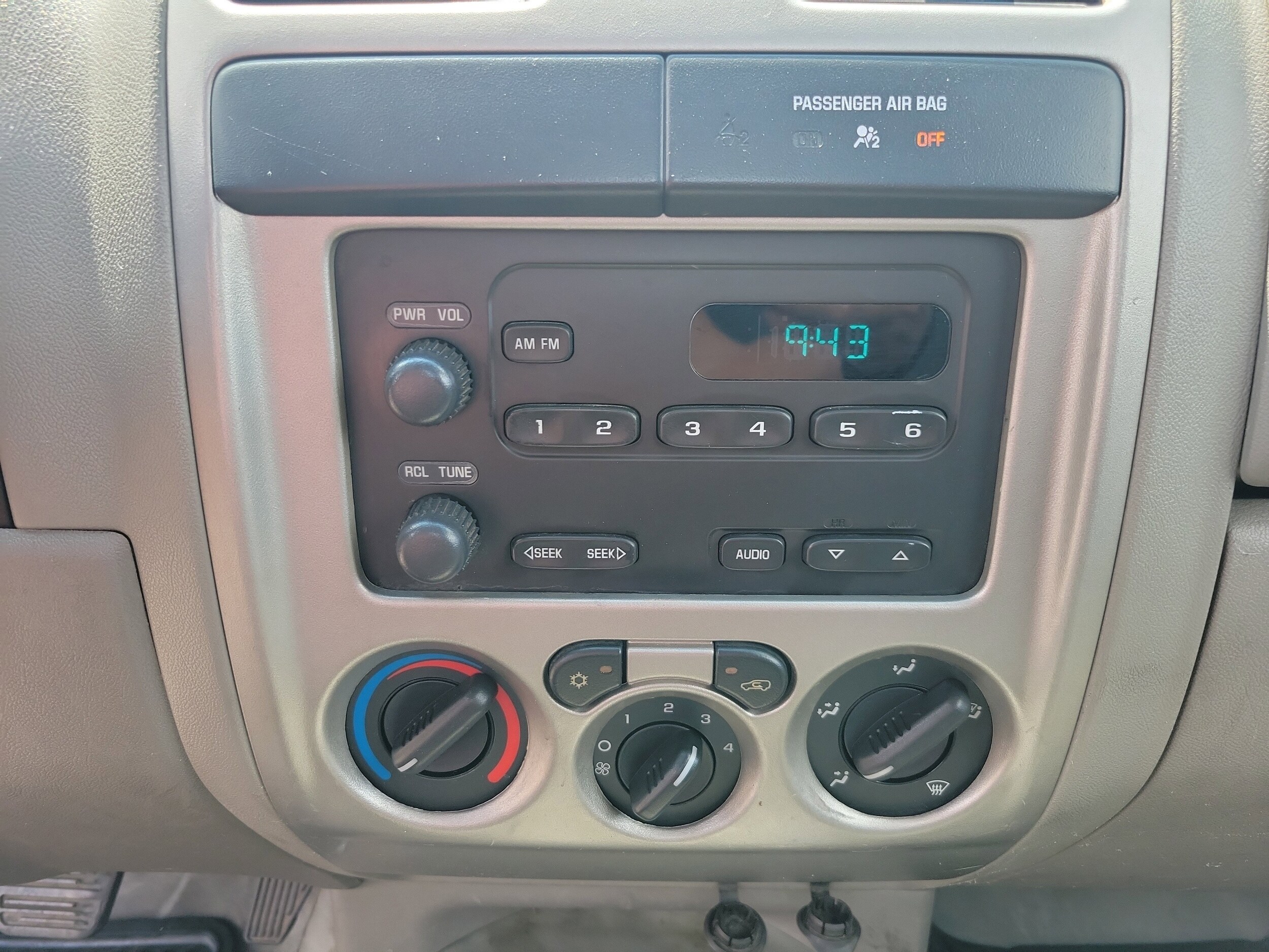 2007 Chevrolet Colorado Work Truck photo 2