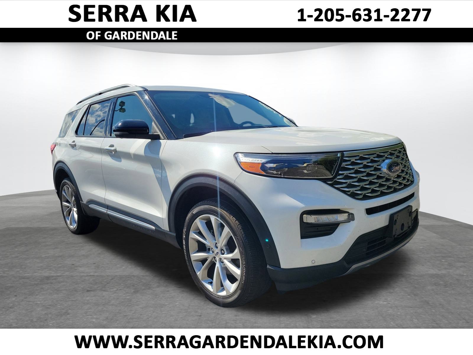 2022 Ford Explorer Platinum's photo