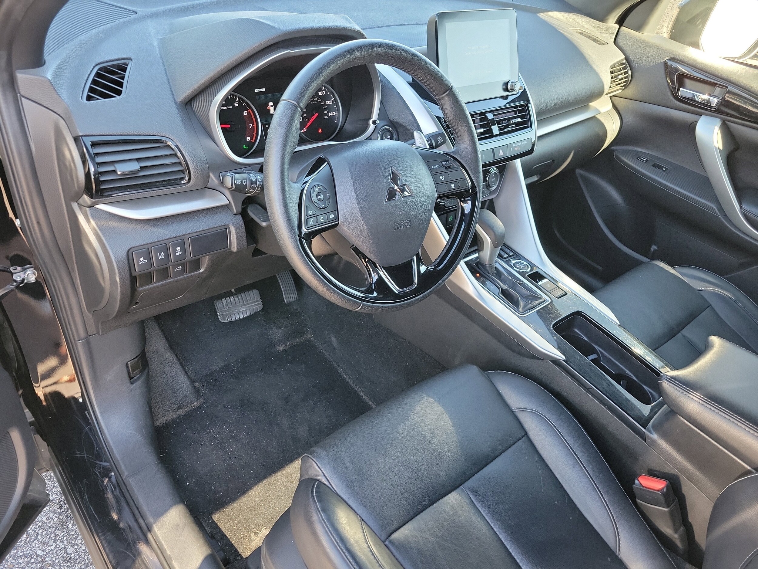 2024 Mitsubishi Eclipse Cross SEL photo 3