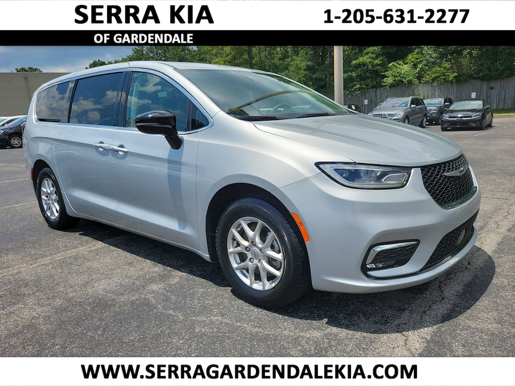 Used 2024 Chrysler Pacifica Touring L Van Passenger Van