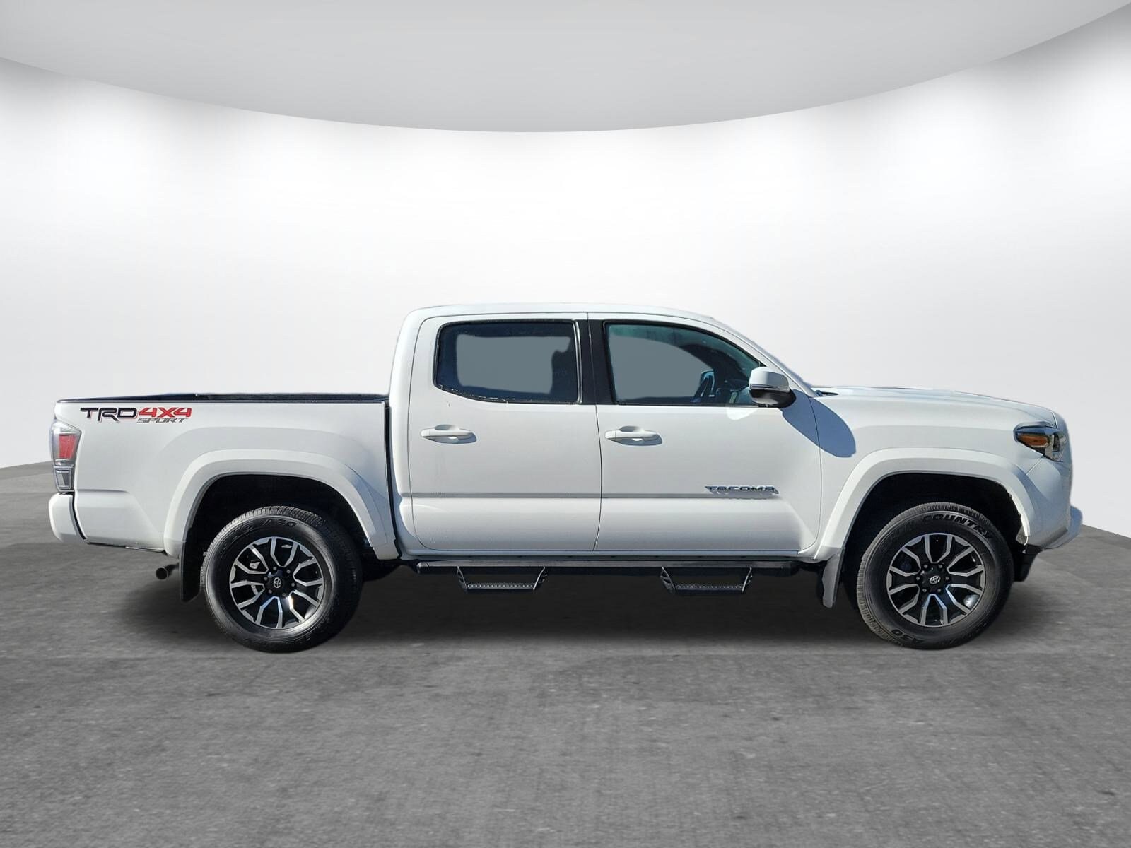 2020 Toyota Tacoma TRD Sport V6 photo 2