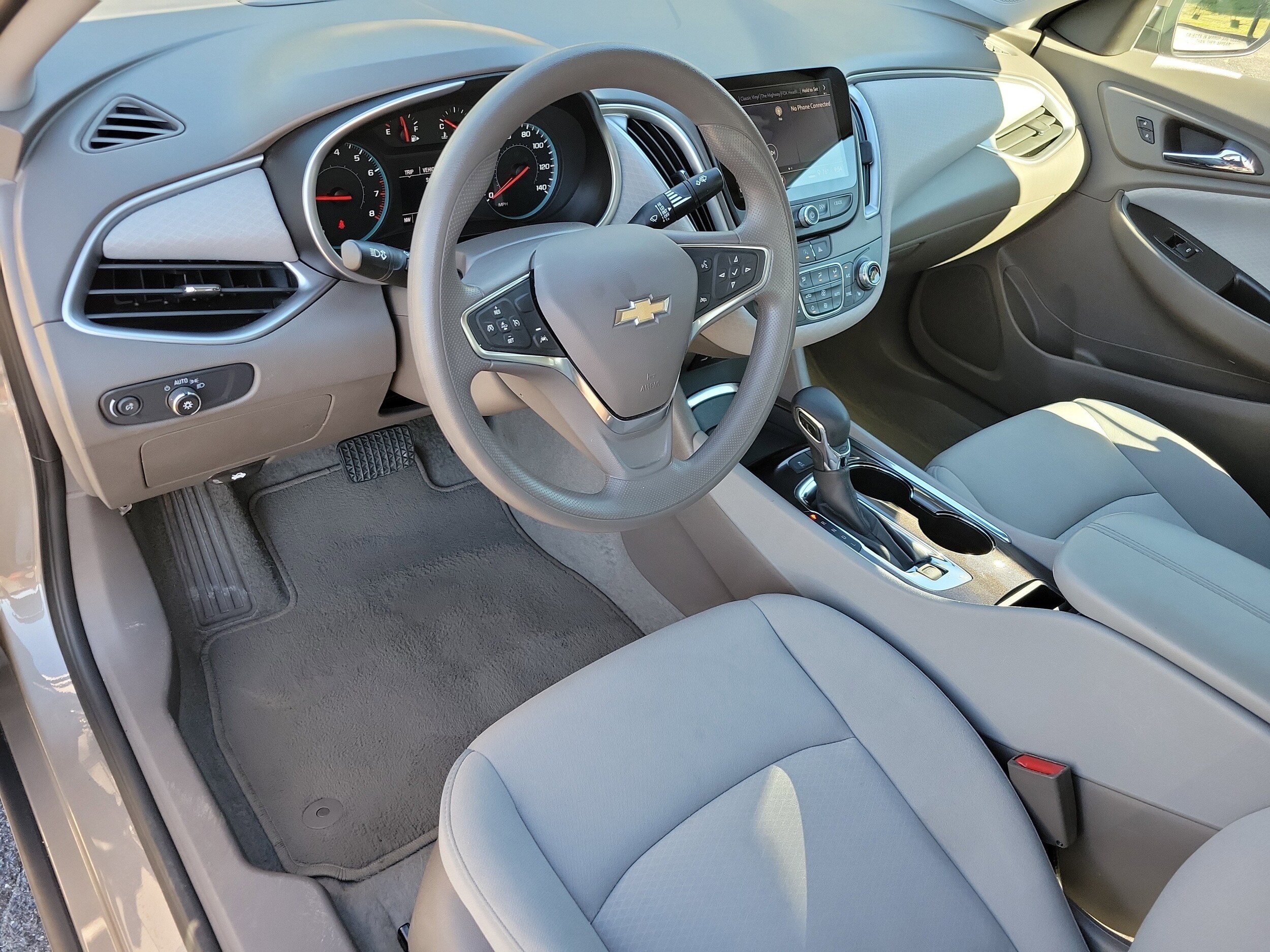 2025 Chevrolet Malibu 1LT photo 3