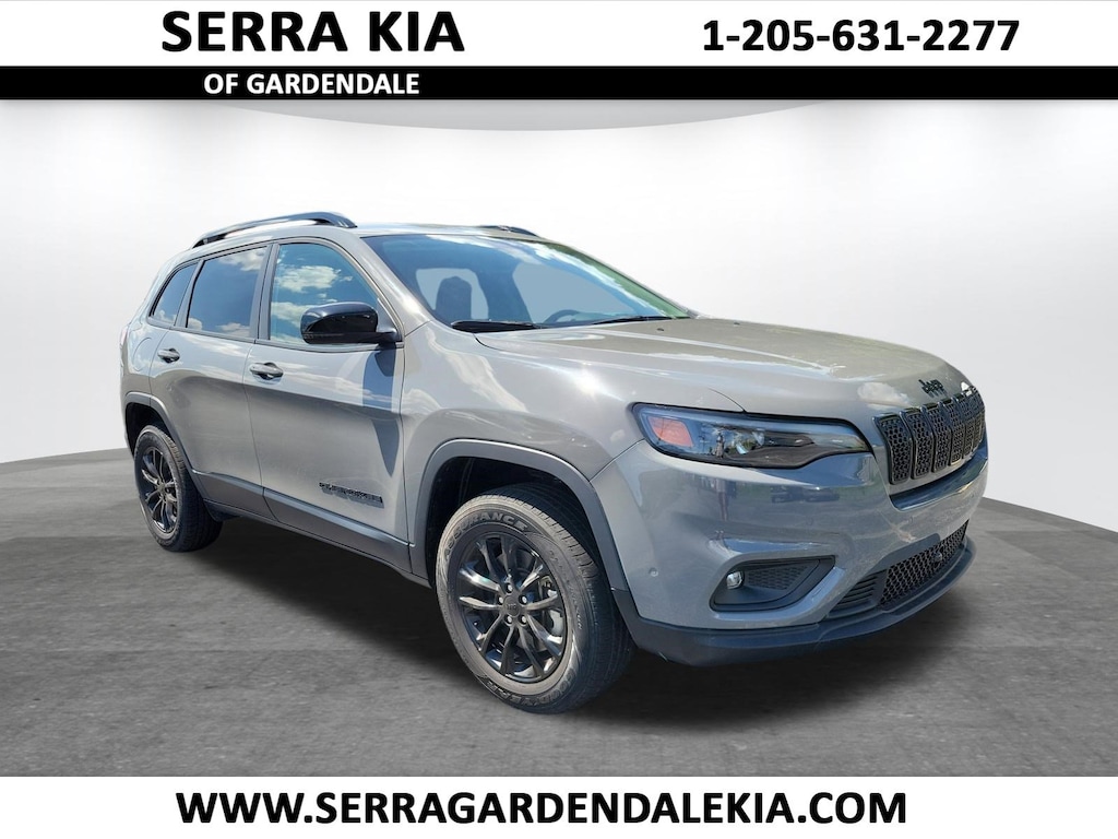 Used 2023 Jeep Cherokee Altitude Lux SUV