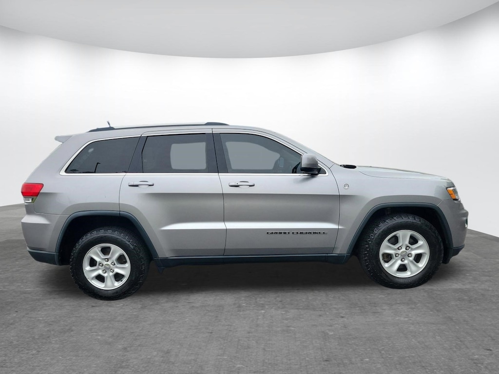 Used 2017 Jeep Grand Cherokee Laredo 4x4 SUV