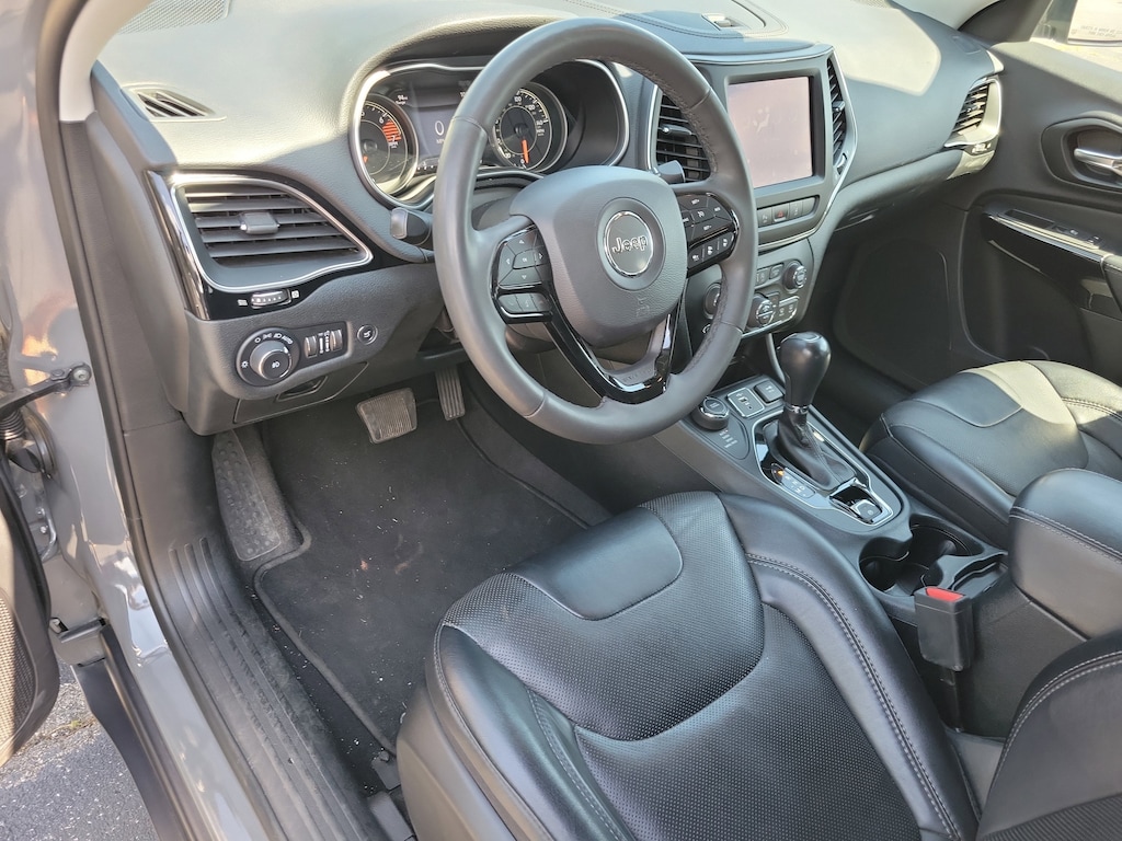 Used 2023 Jeep Cherokee Altitude Lux SUV