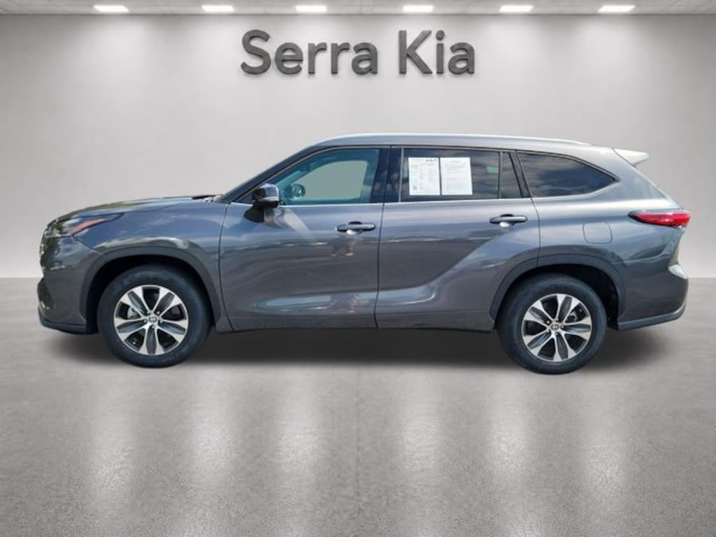 Used 2022 Toyota Highlander XLE SUV