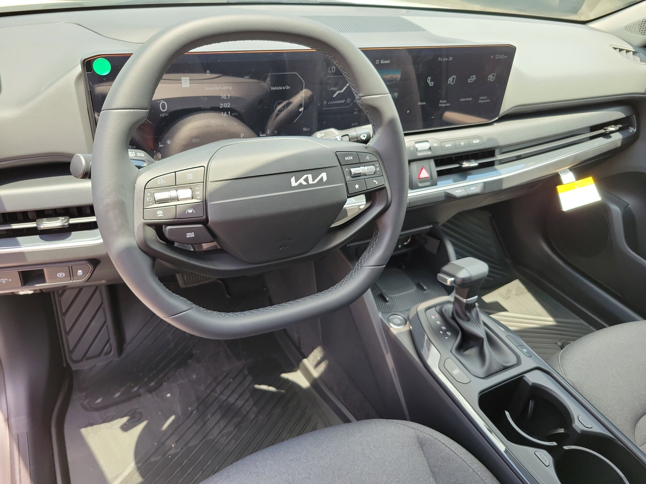 2025 Kia K4 EX photo 2