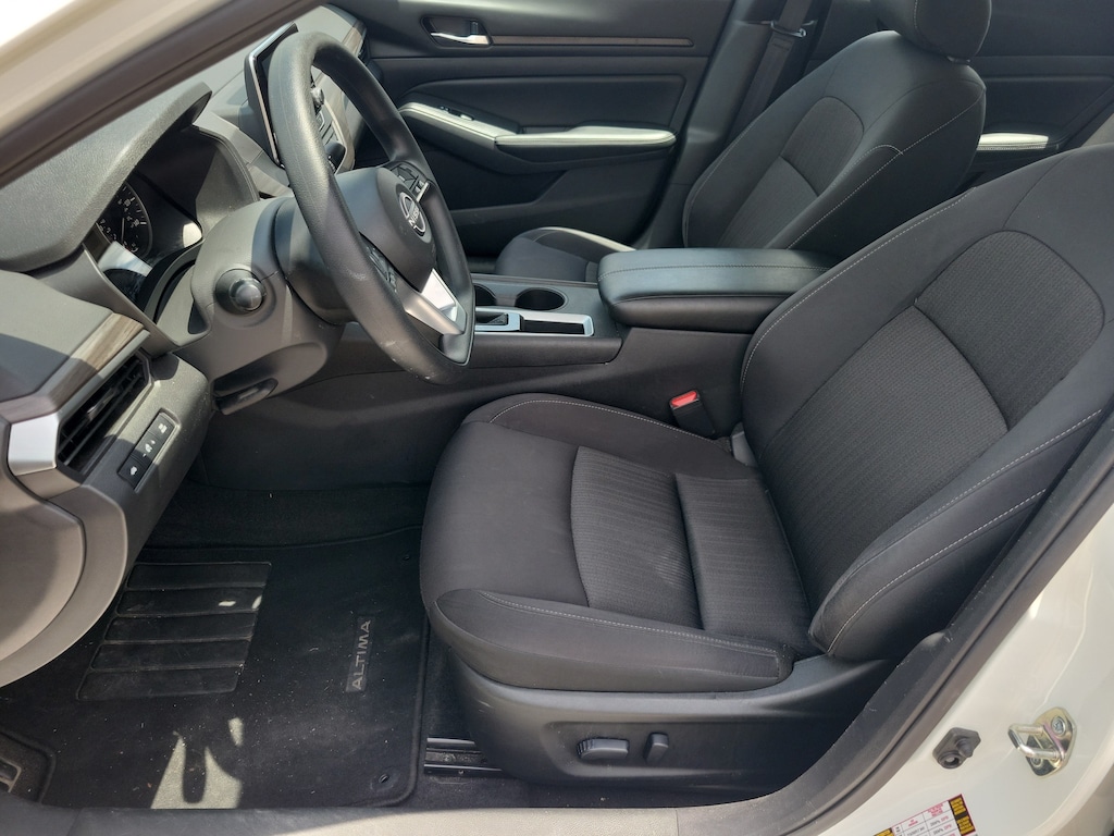 Used 2025 Nissan Altima SV Sedan