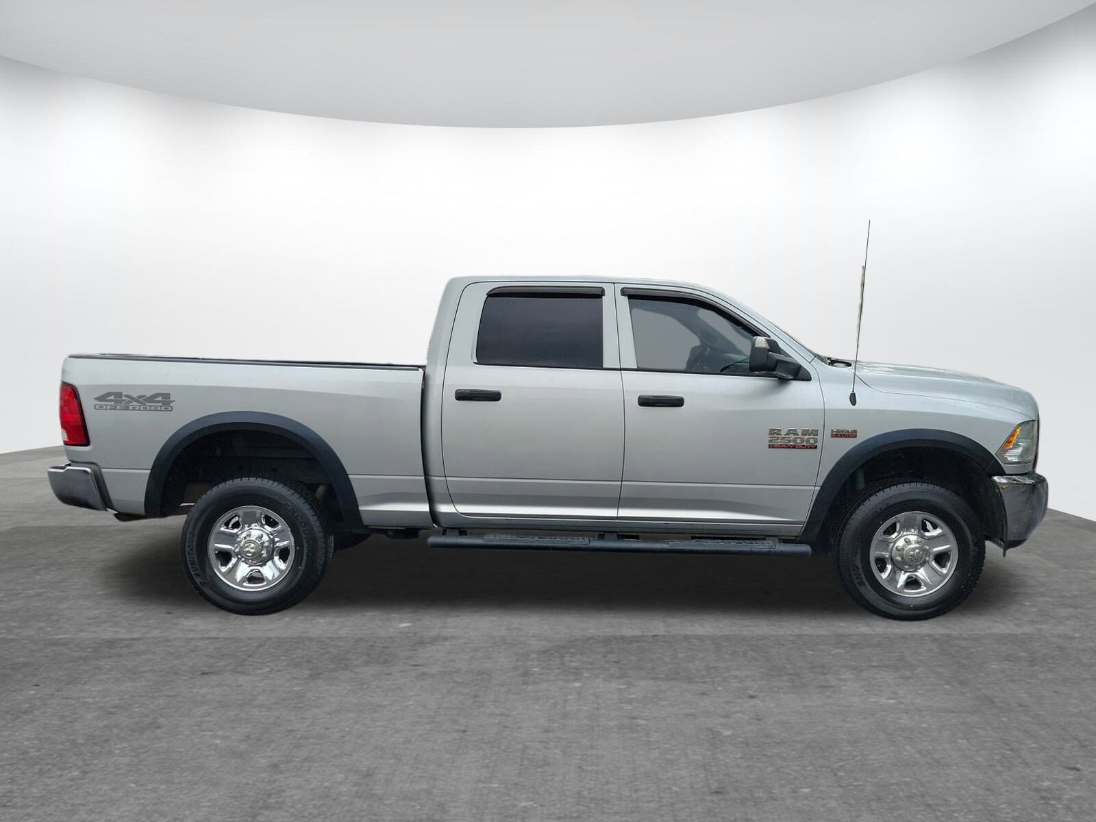 2018 Ram 2500 Tradesman photo 2