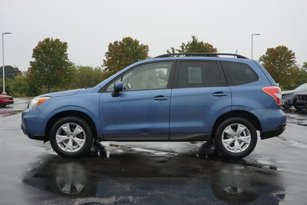 Used 2015 Subaru Forester i Premium with VIN JF2SJADC6FG443190 for sale in Grandville, MI