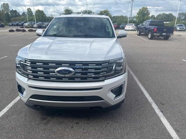 2019 Ford Expedition MAX Limited photo 2
