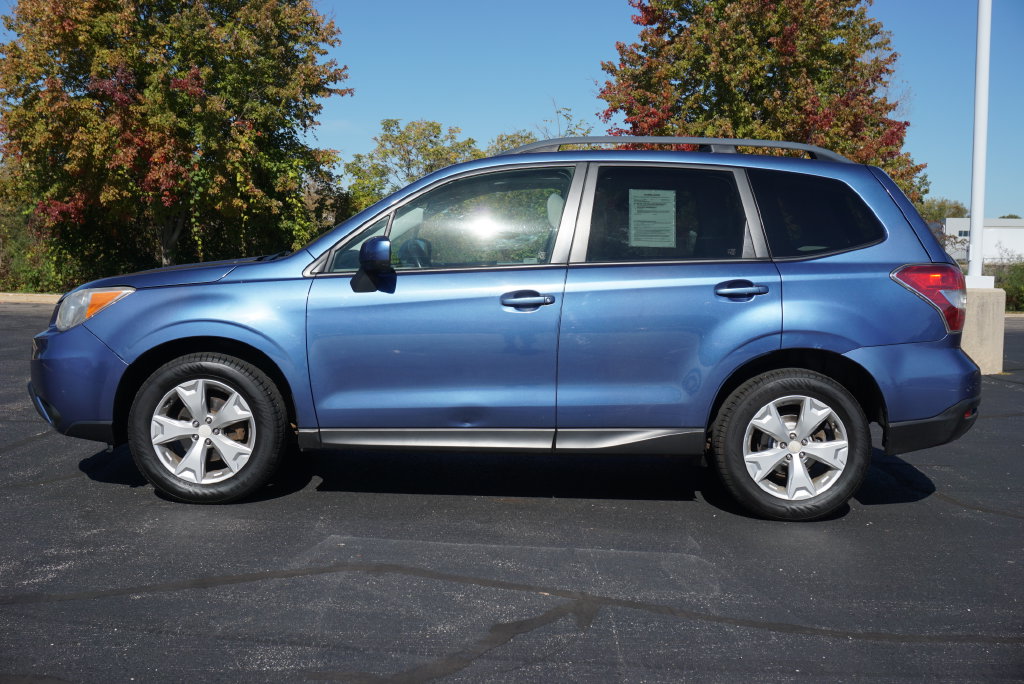 Used 2015 Subaru Forester i Premium with VIN JF2SJADC6FG443190 for sale in Grandville, MI