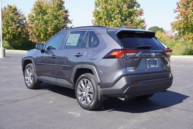 2023 Toyota RAV4 XLE Premium photo 2