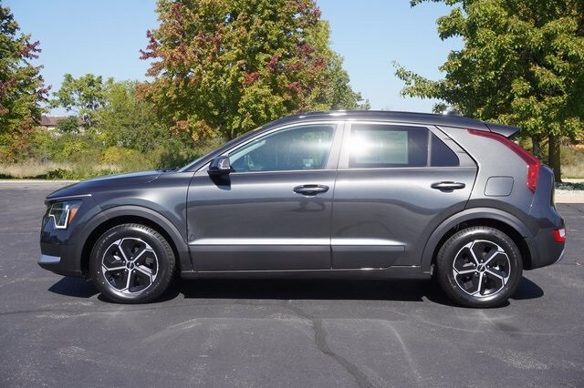 2023 Kia Niro EX photo 2