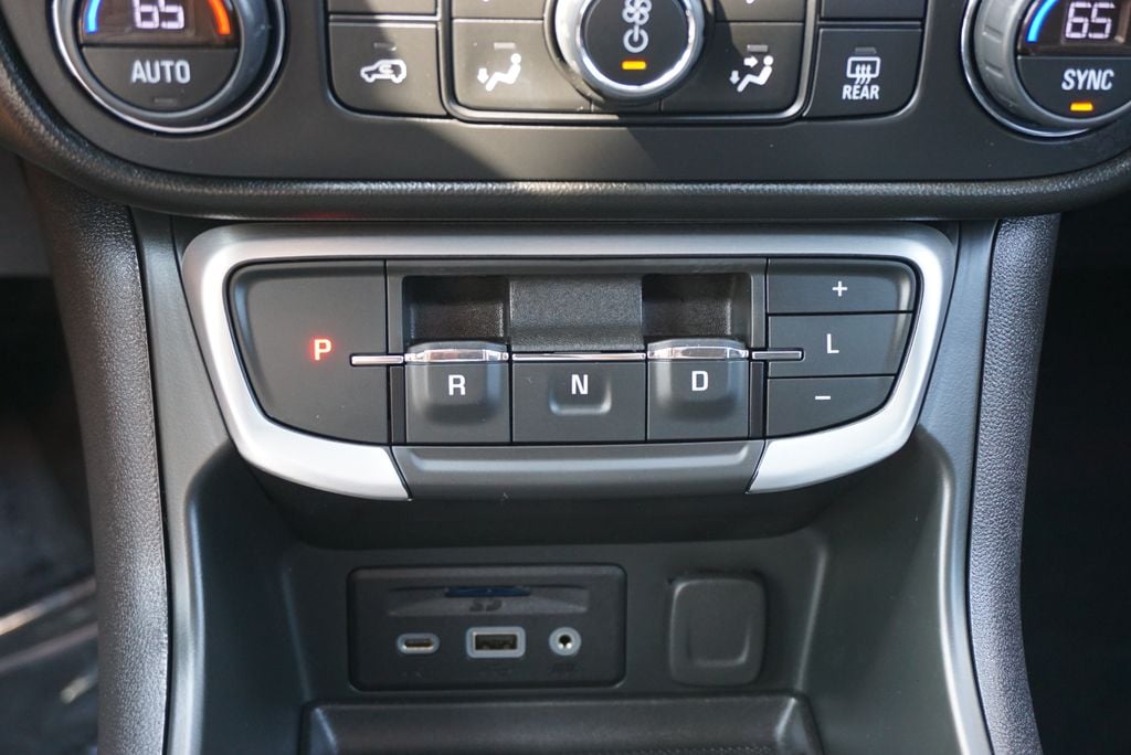 2022 GMC Terrain SLT - Photo 25