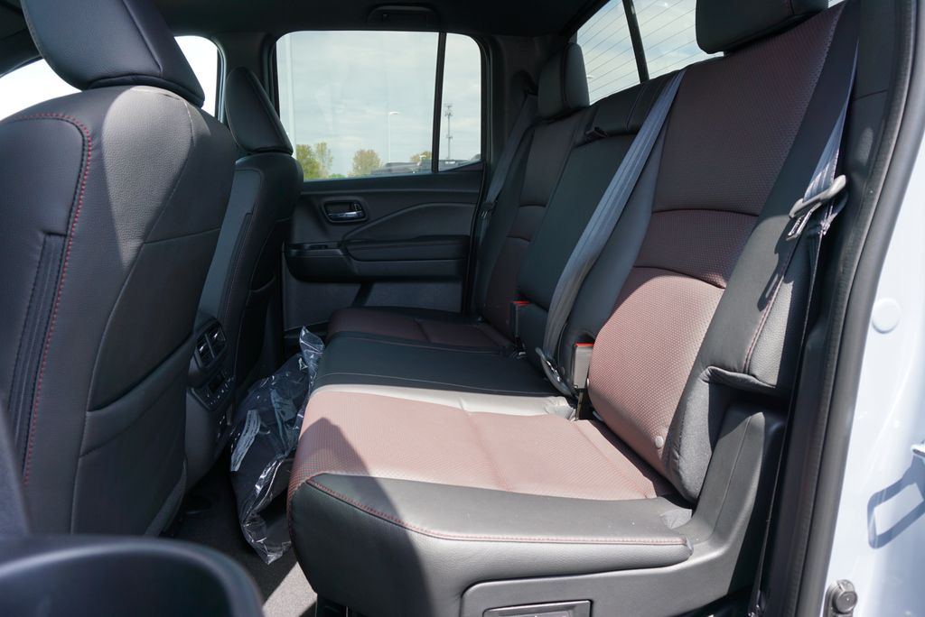 2026 Honda Ridgeline Black Edition - Photo 11