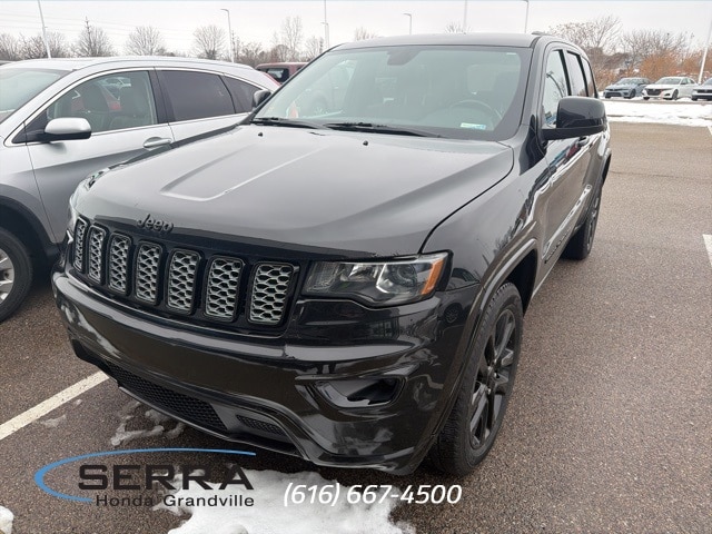 2018 Jeep Grand Cherokee Altitude's photo